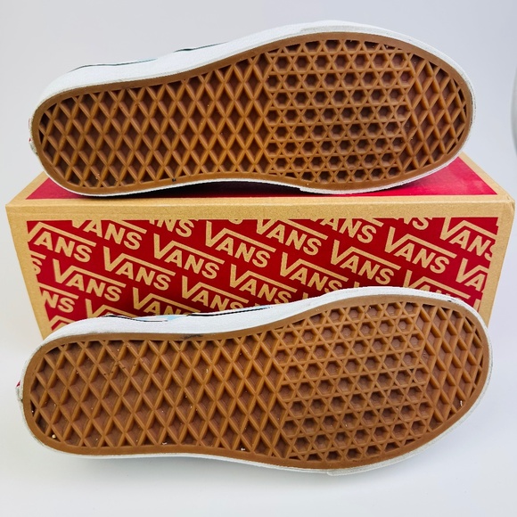 Vans Slip On Disney World 50th Anniversary Mickey Mouse Shoes Mens 7 Womens 8.5 - Picture 8 of 13